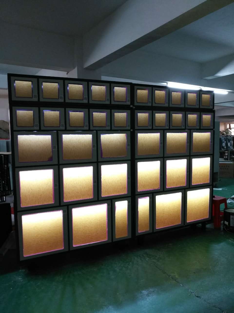 定制：文体用品 篮球 文具 被子等无人值守 自动售卖格子机店